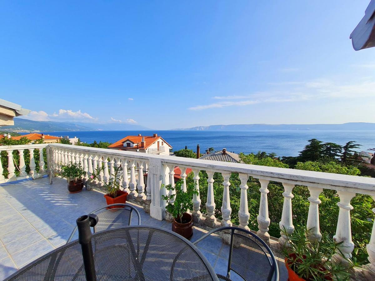 Apartman Tea Novi Vinodolski Exterior foto