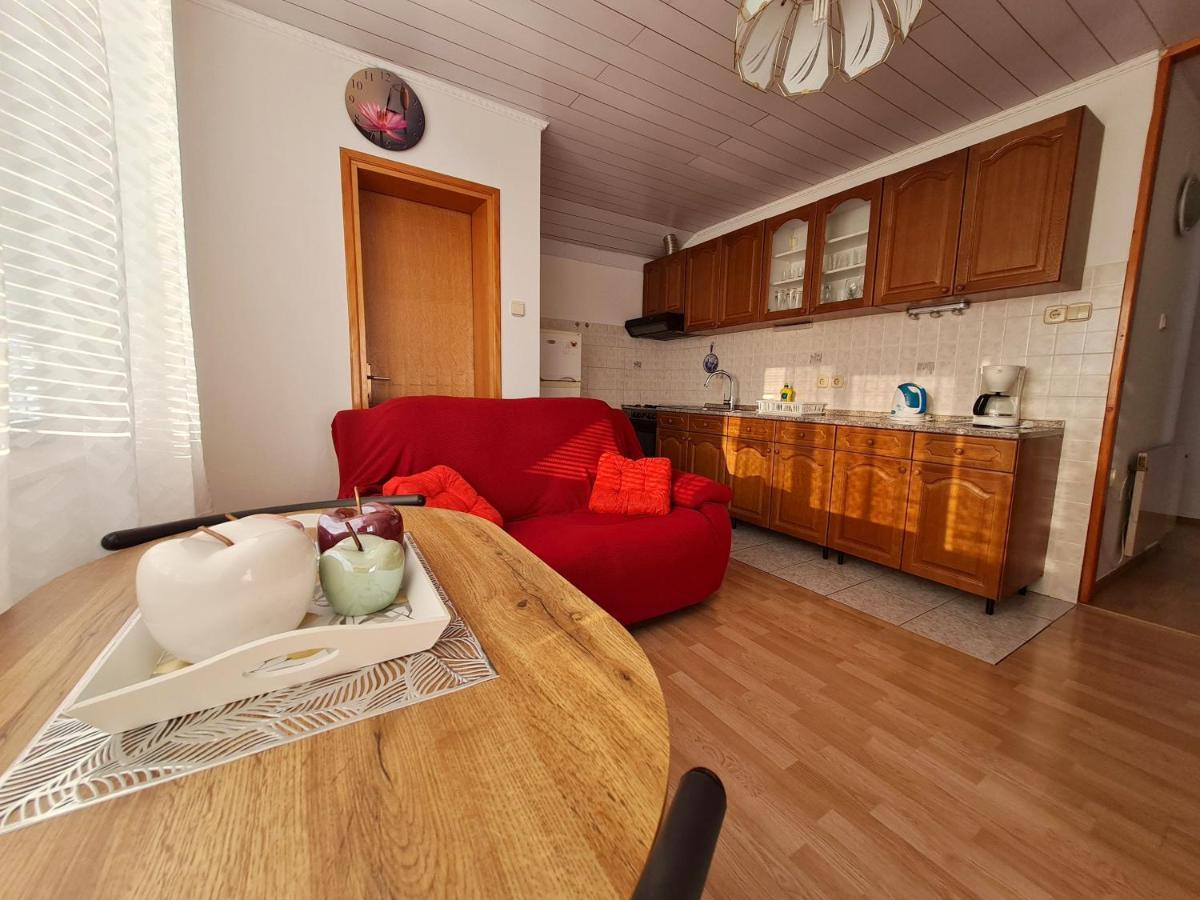 Apartman Tea Novi Vinodolski Exterior foto